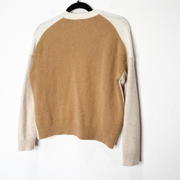 Madewell Short Kent Ex-Boyfriend Cardigan Sweater in Colorblock Coziest Yarn - Picture 7 of 10